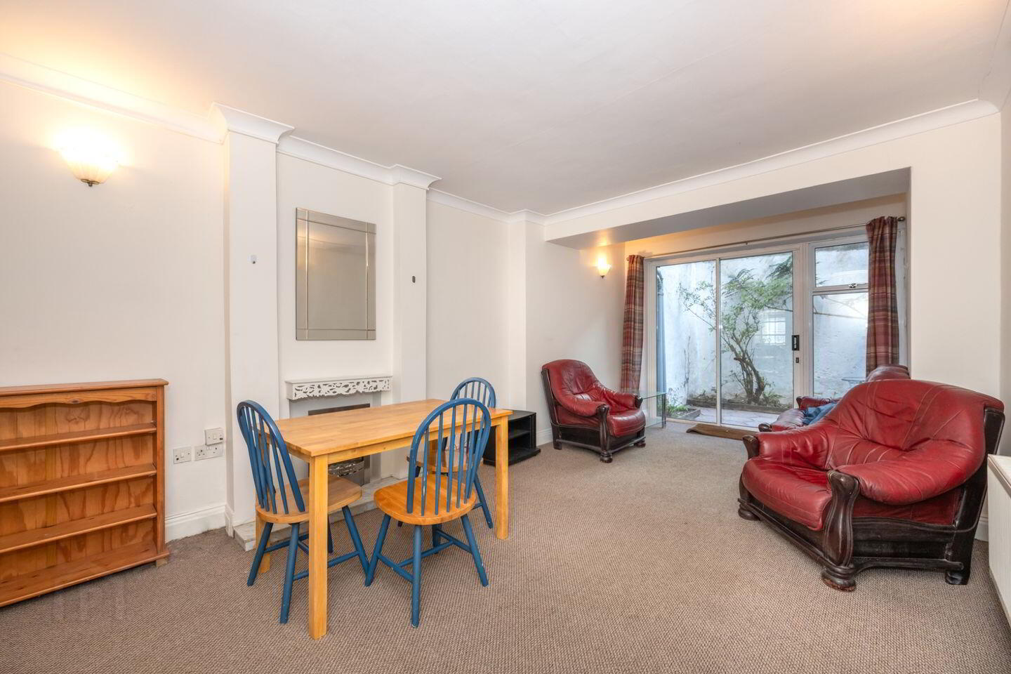 Apt 1 Lee View House, 13 Father Mathew Quay 3 of 4