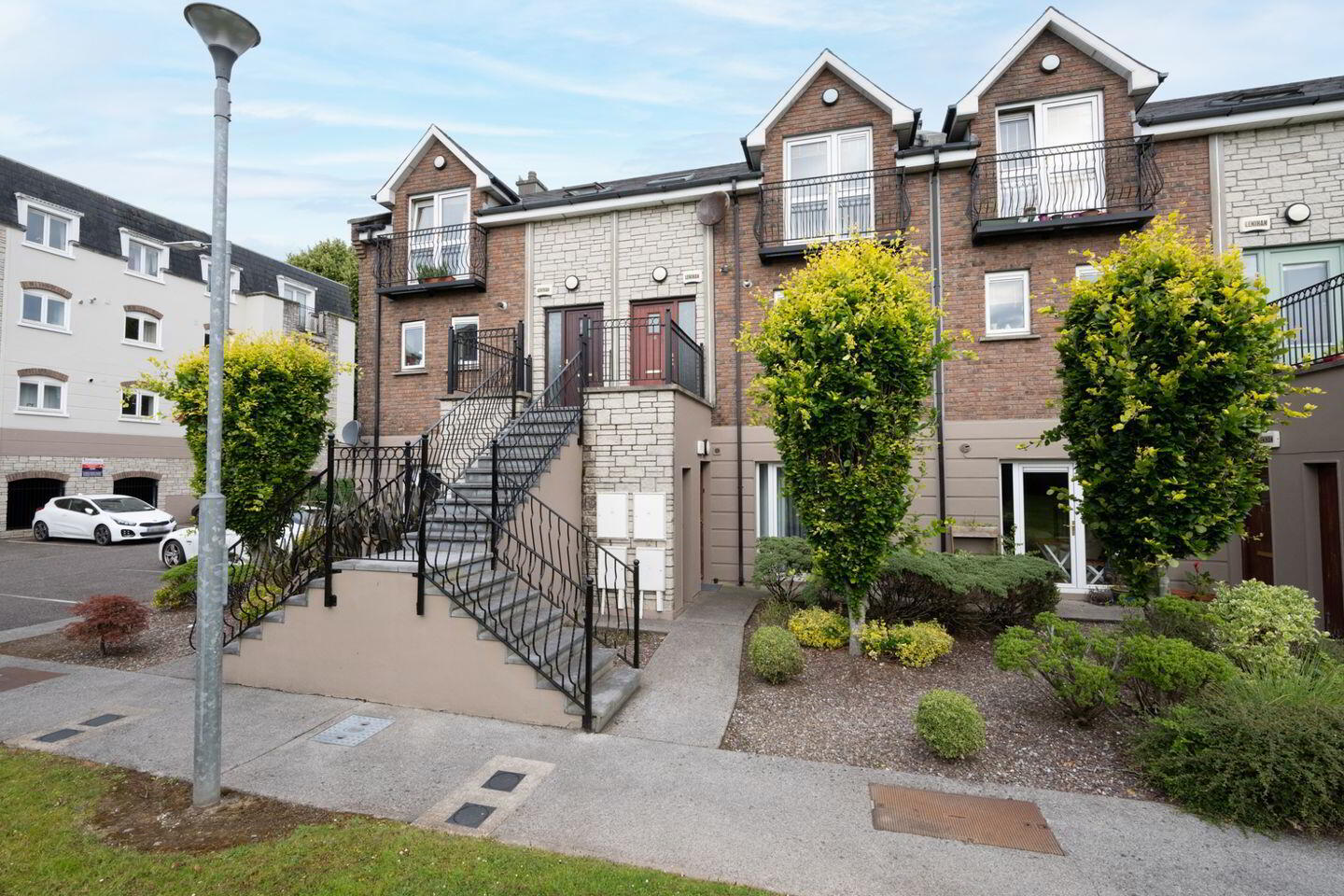25 Kingsbridge, South Douglas Road 2 of 4