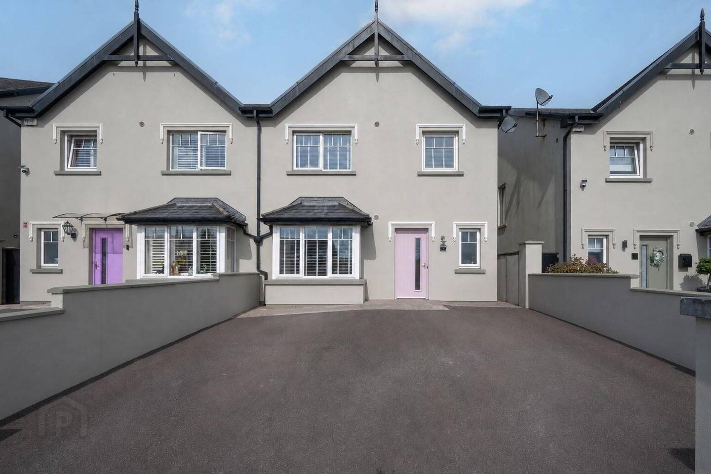 6 Maglin Green 1 of 3