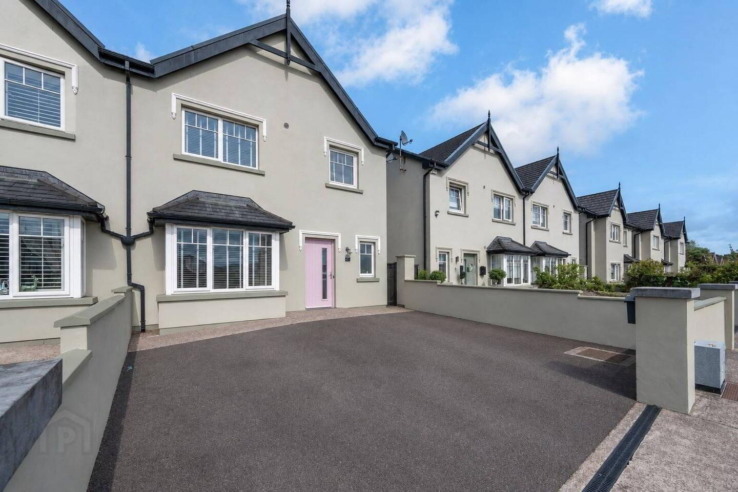 6 Maglin Green 2 of 3