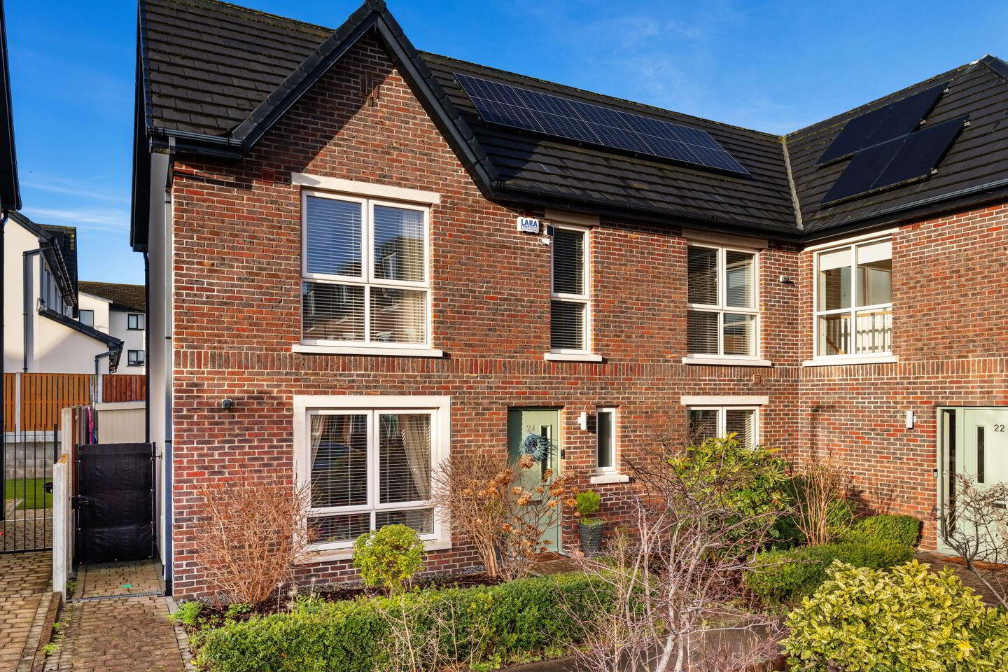 24 Parkside Court 1 of 4