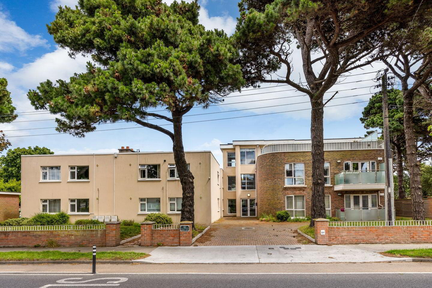 7 Warren Court 1 of 5