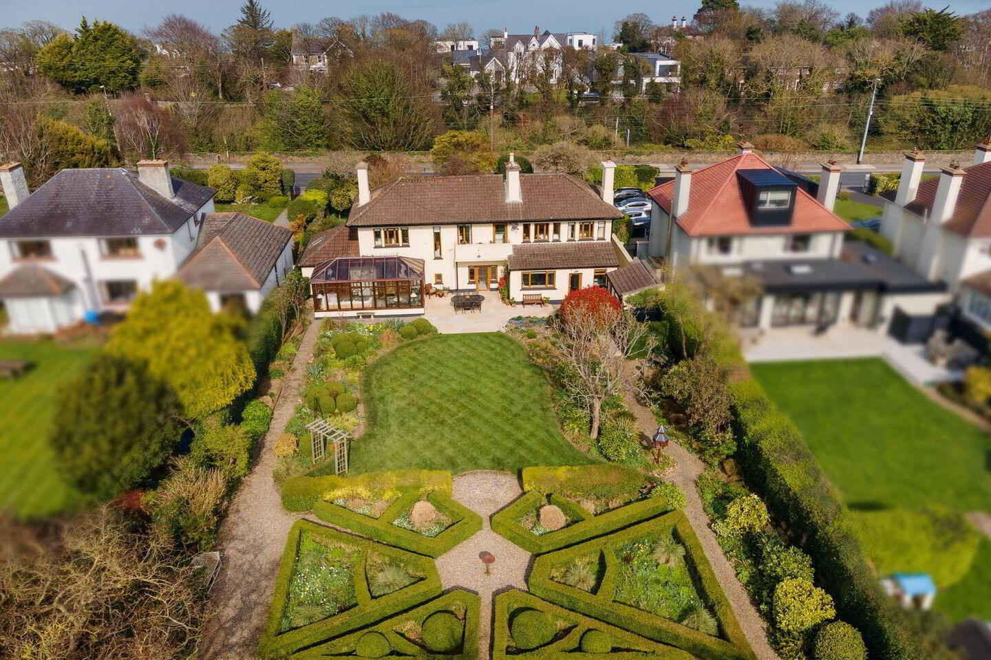 Lagos, 118 Howth Road 3 of 6