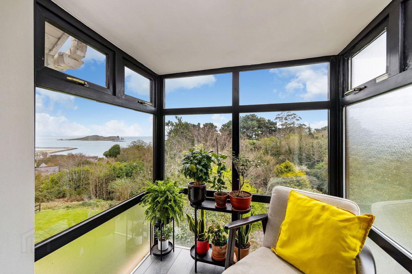 Apt, 4 Thormanby Court 1 of 5