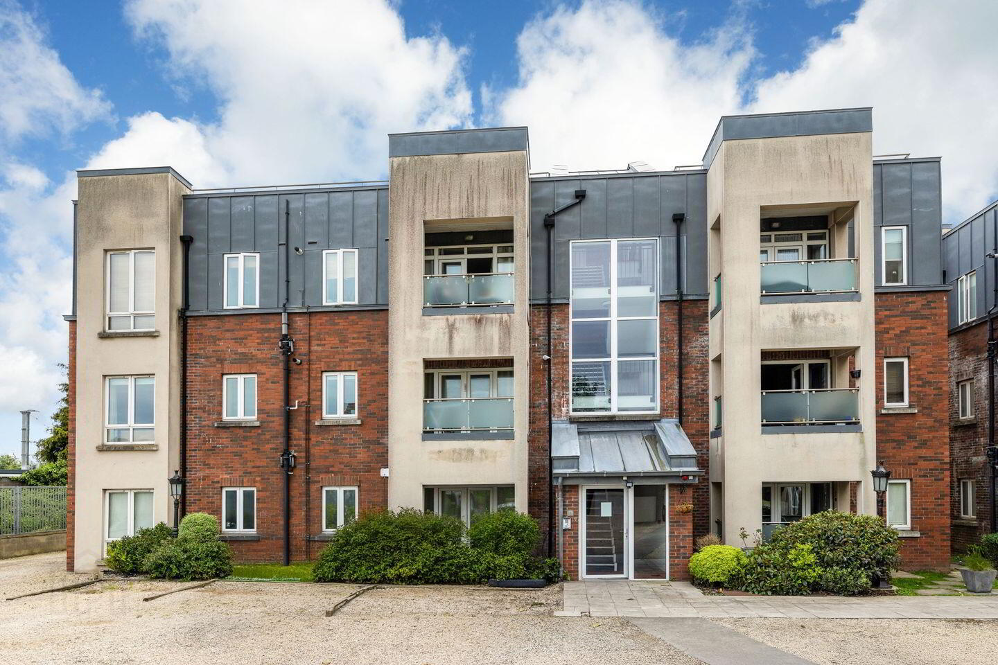 Apt, 15 Howth Junction Court 1 of 5