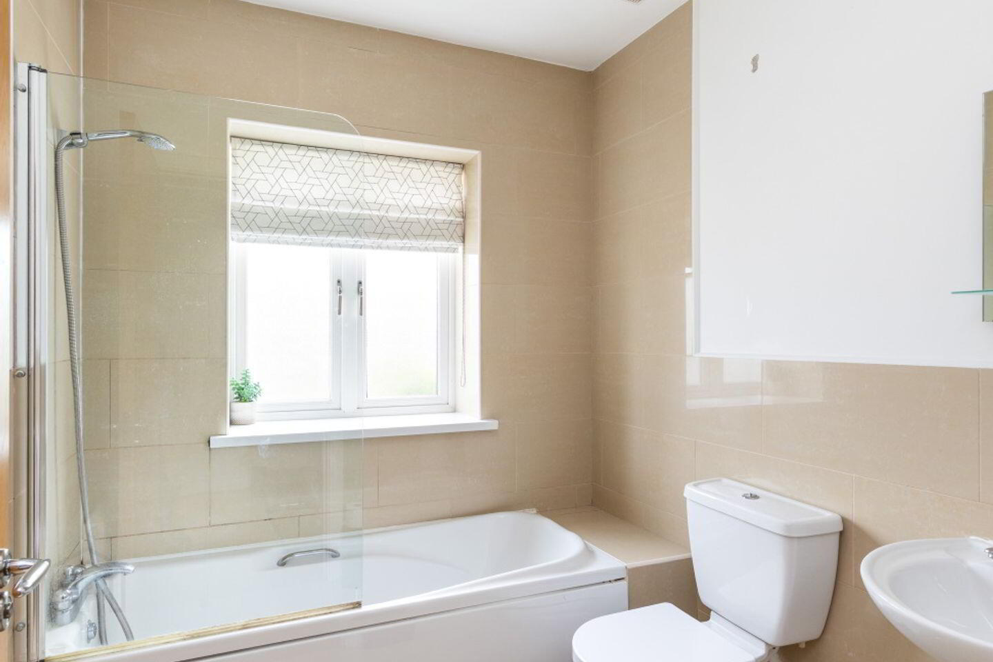 Apt, 15 Howth Junction Court 9 of 10