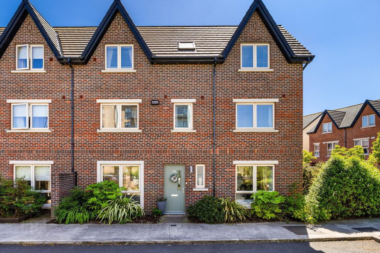 20 Parkside Boulevard 1 of 4