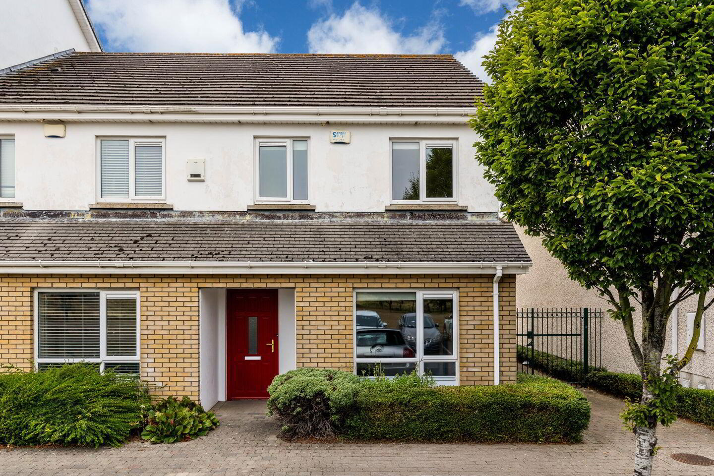 22 St Samson's Court ( Plus Attic) 1 of 4