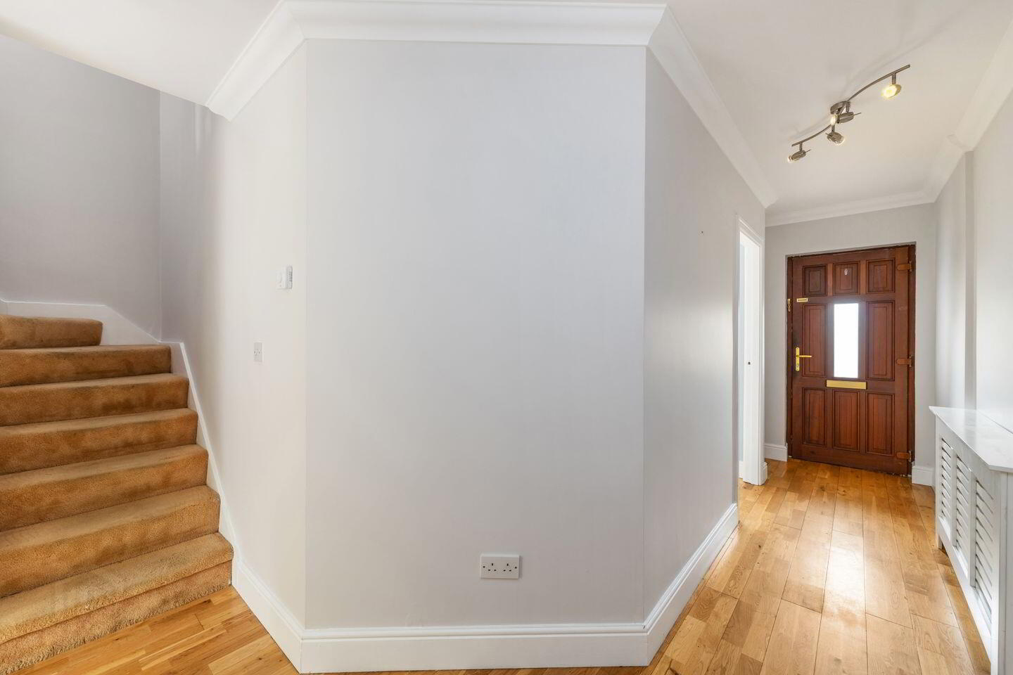22 St Samson's Court ( Plus Attic) 2 of 4
