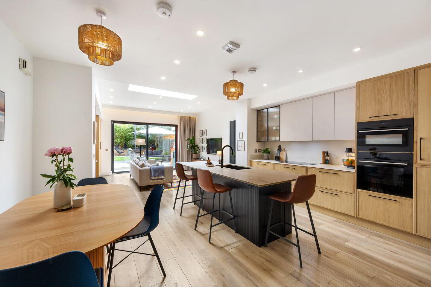 8 Shackleton Avenue 4 of 5