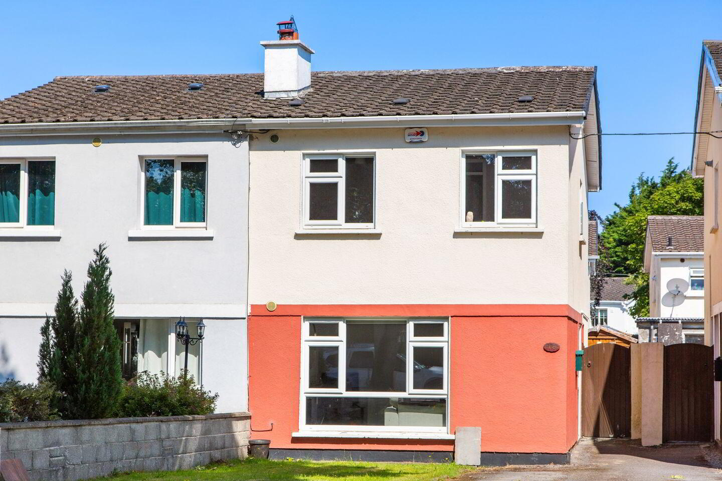 18 Cherbury Park Avenue 1 of 5