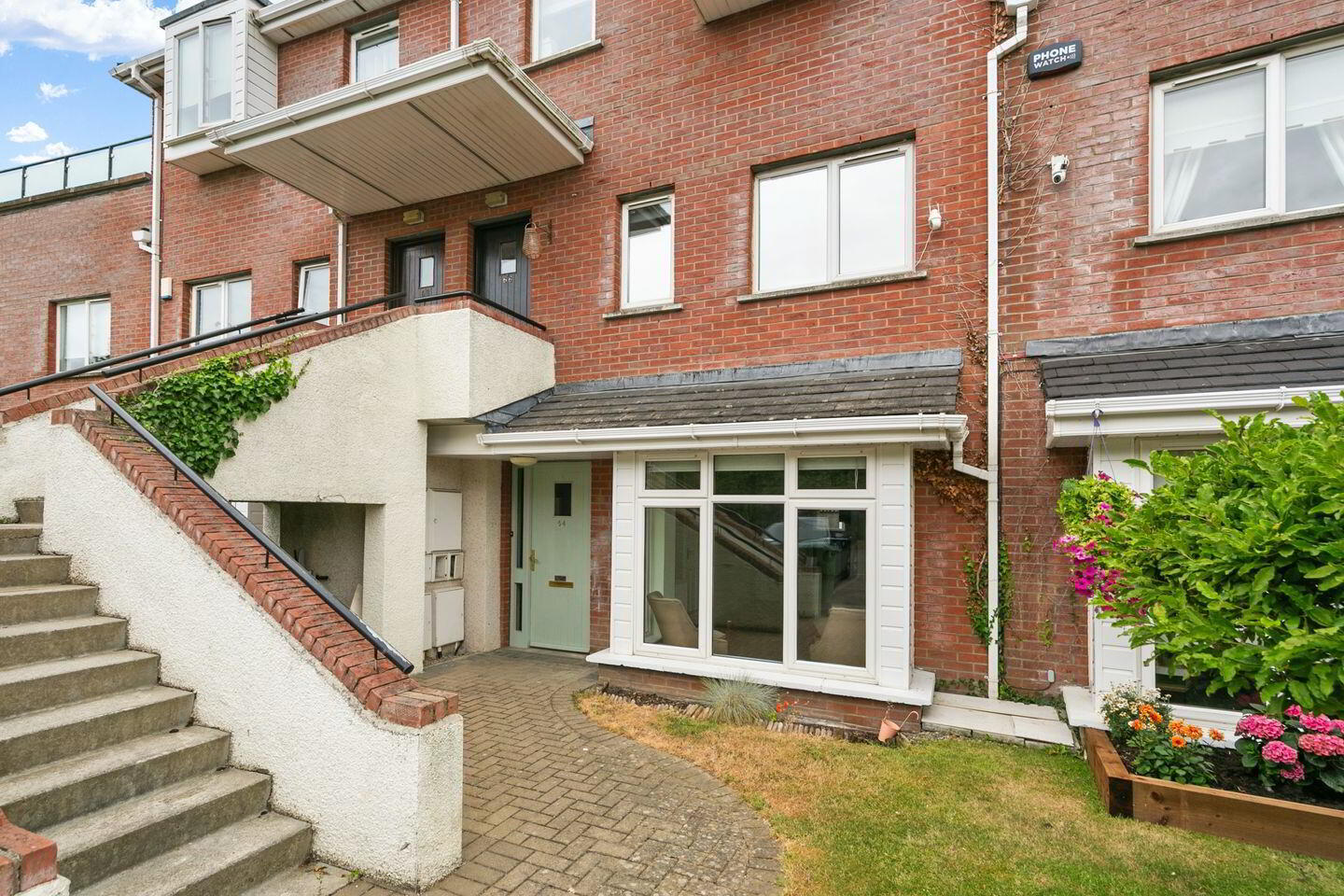 64 Hansted Crescent 1 of 4
