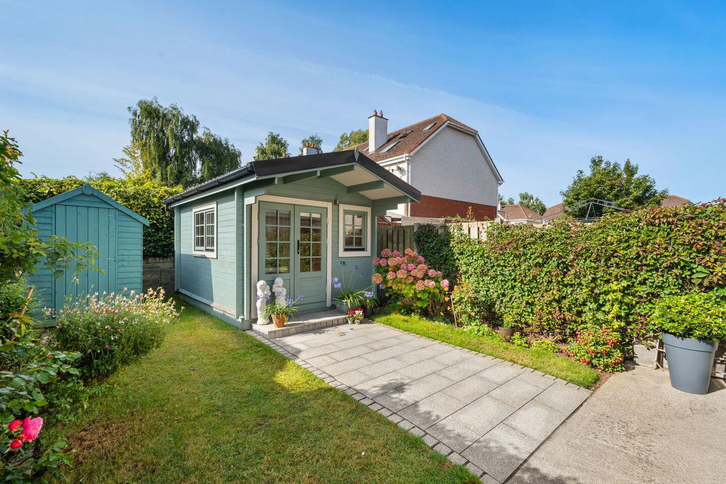 12 Larkfield View 2 of 5