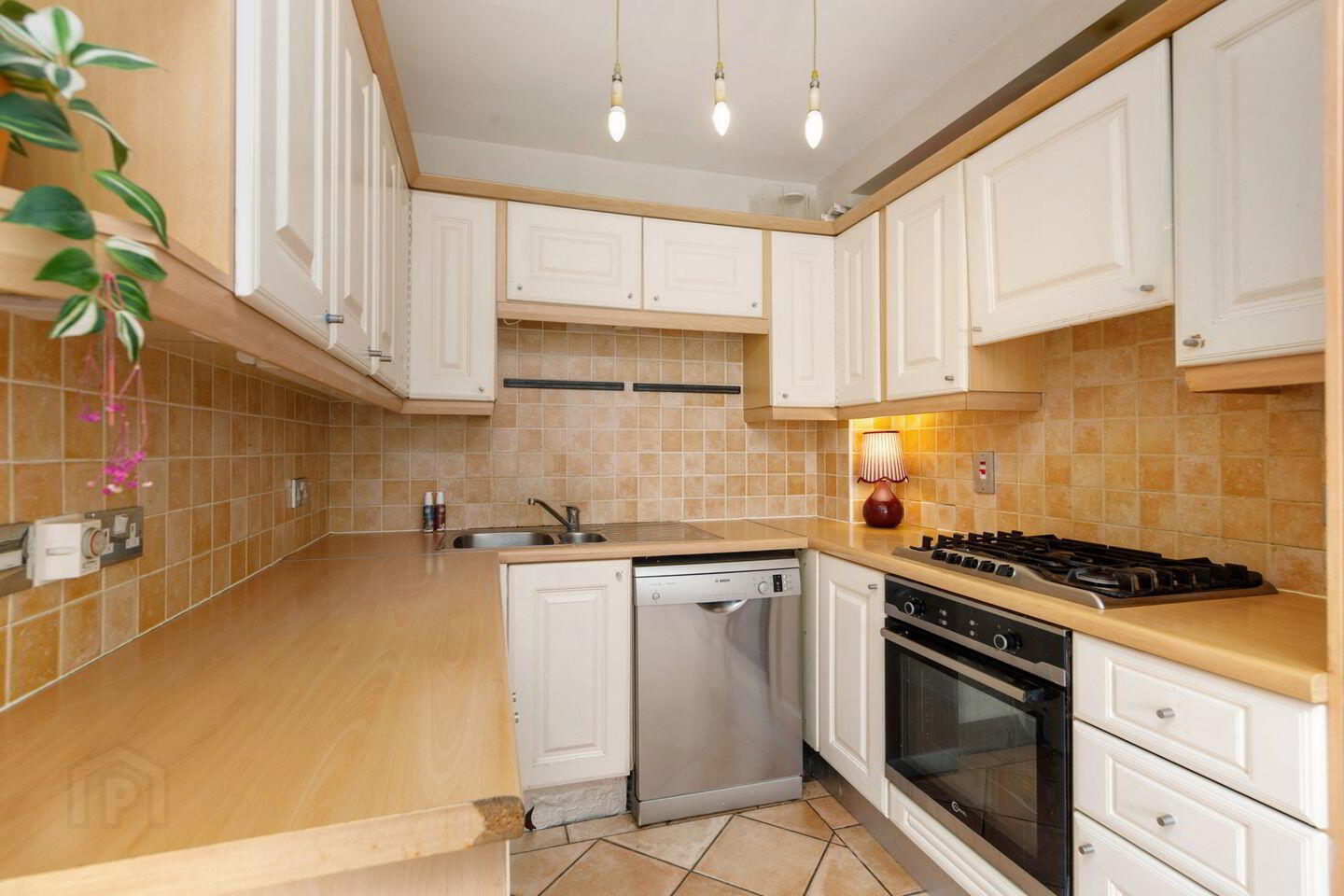 9 Larkfield Grove 3 of 5