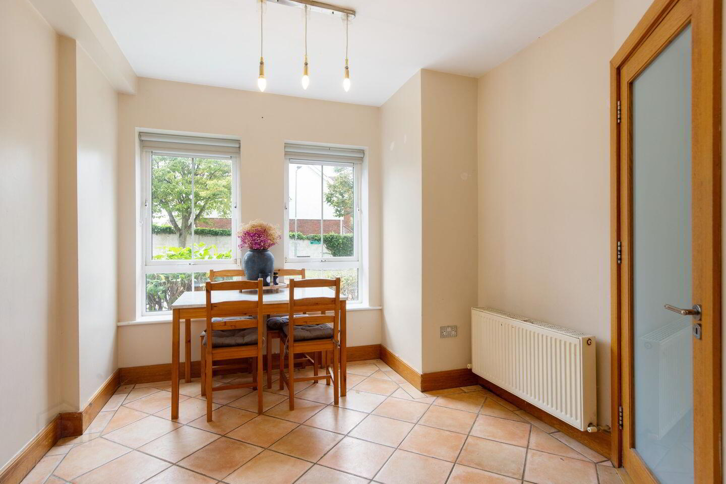 9 Larkfield Grove 4 of 5