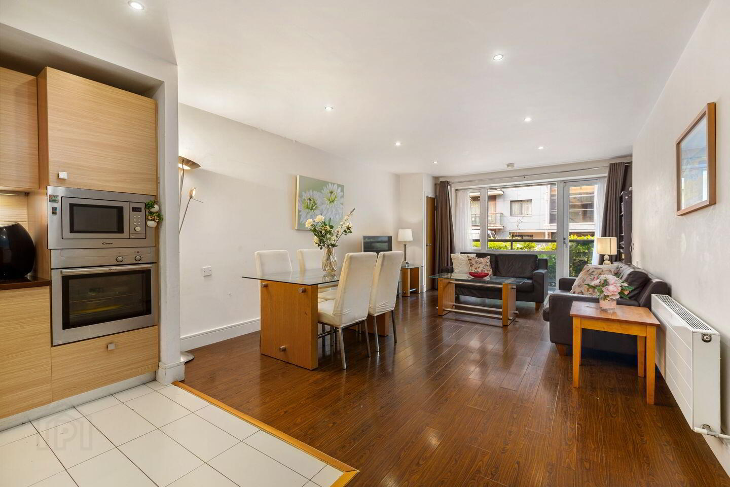 132 Wyckham Point 2 of 6