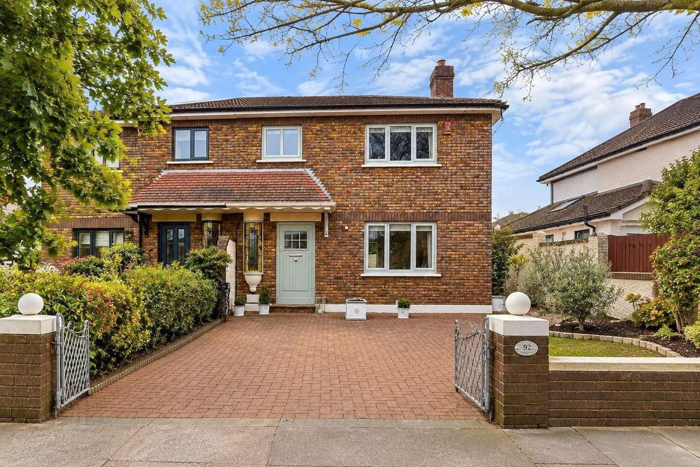 92 Sandyford Downs 1 of 5