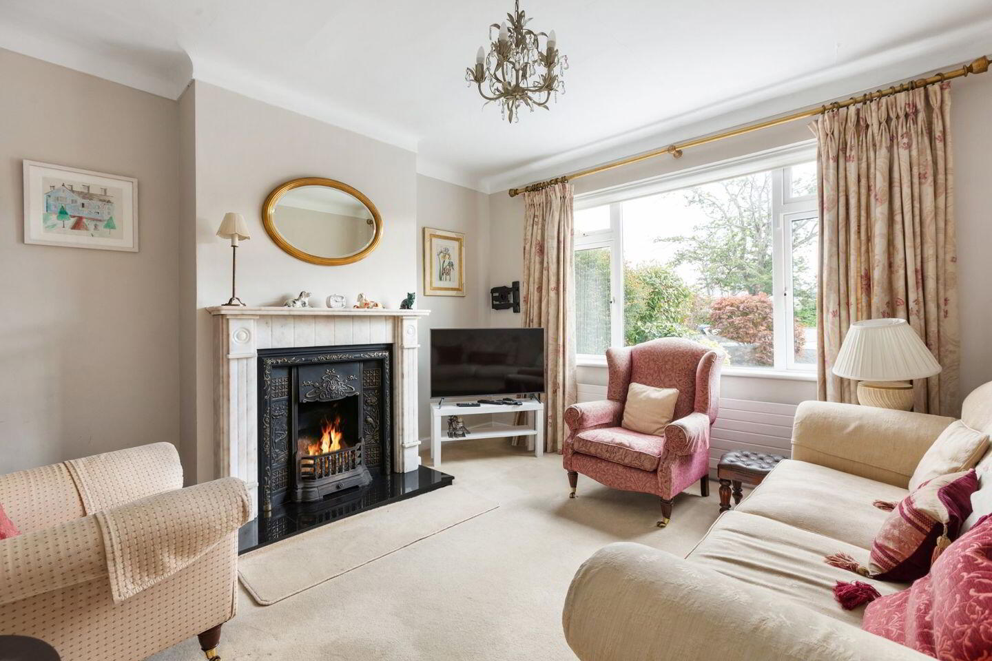 19 Pine Copse Road 4 of 5