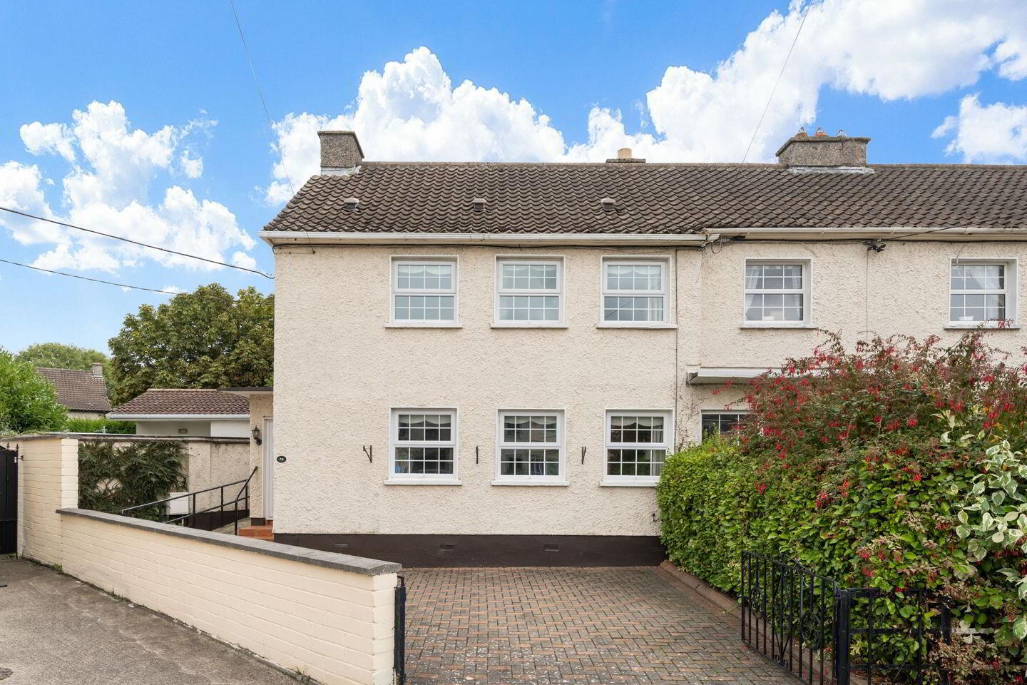 70 Pearse Gardens 1 of 5