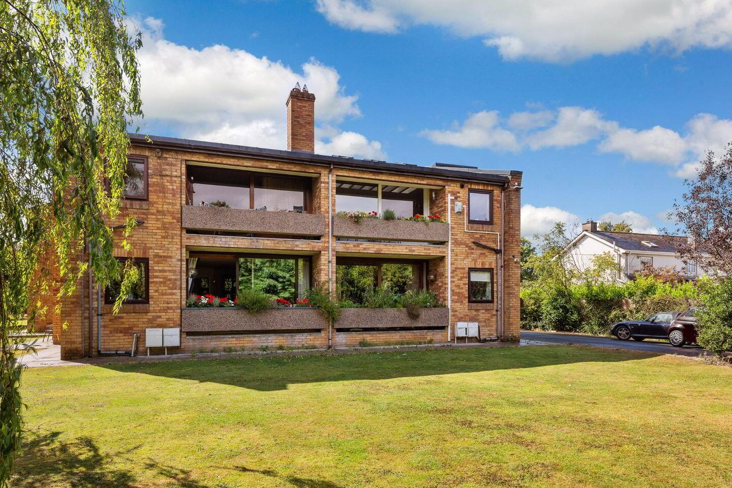11 Denewood 1 of 18