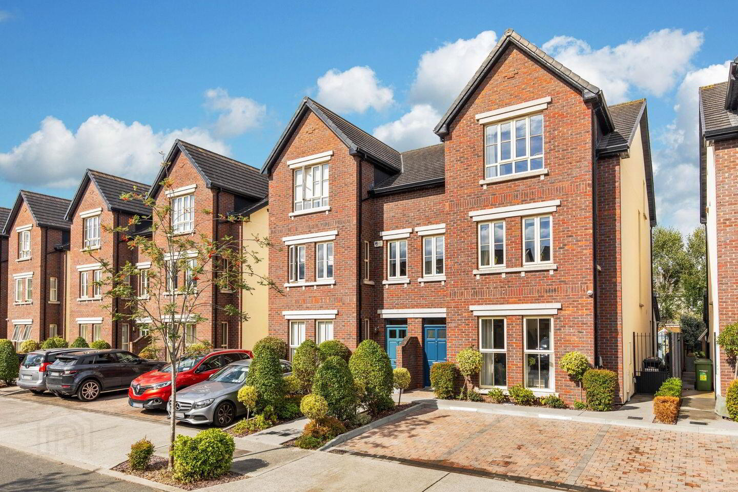11 Bracken Park Close 2 of 4