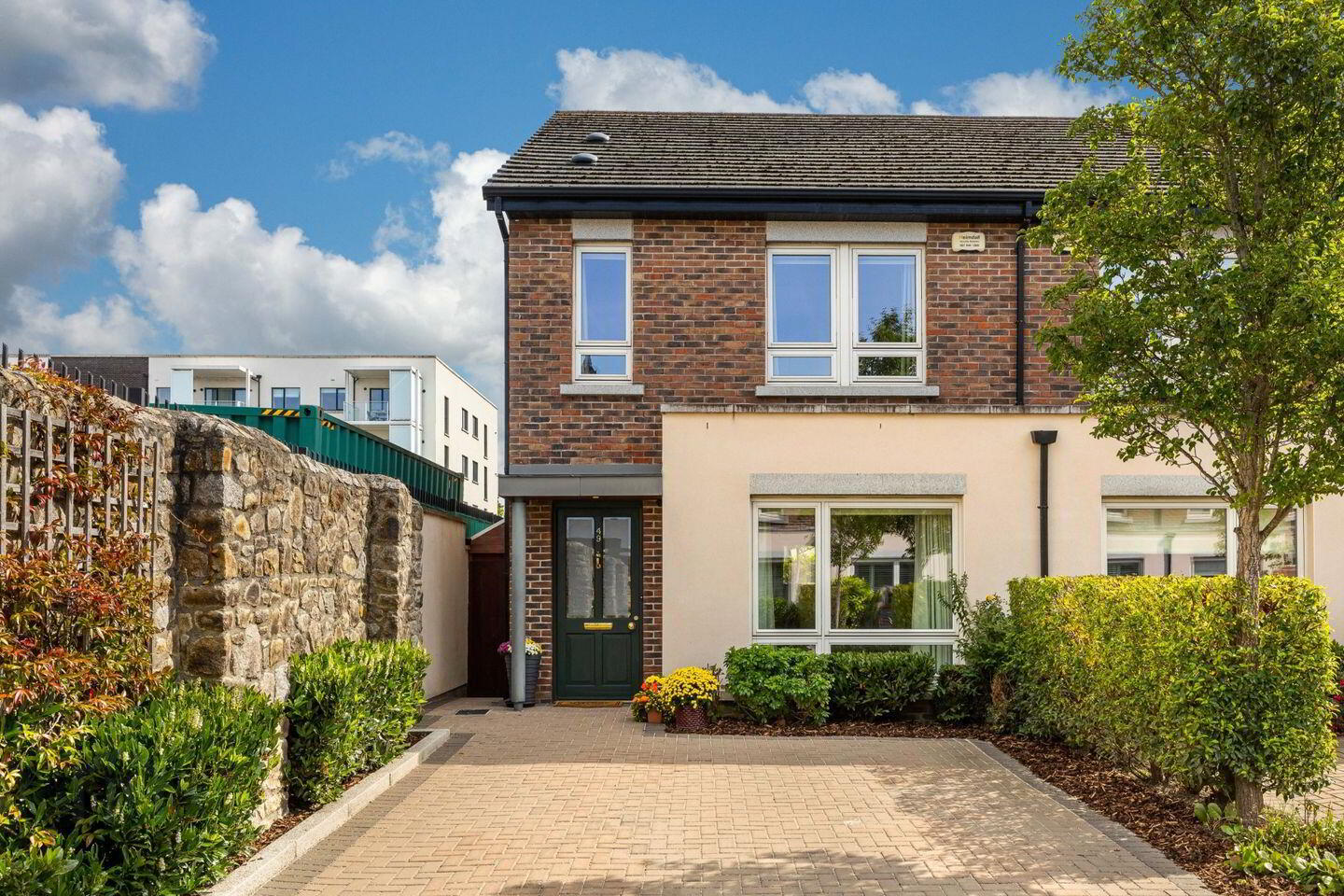 49 Diswellstown Manor 1 of 3