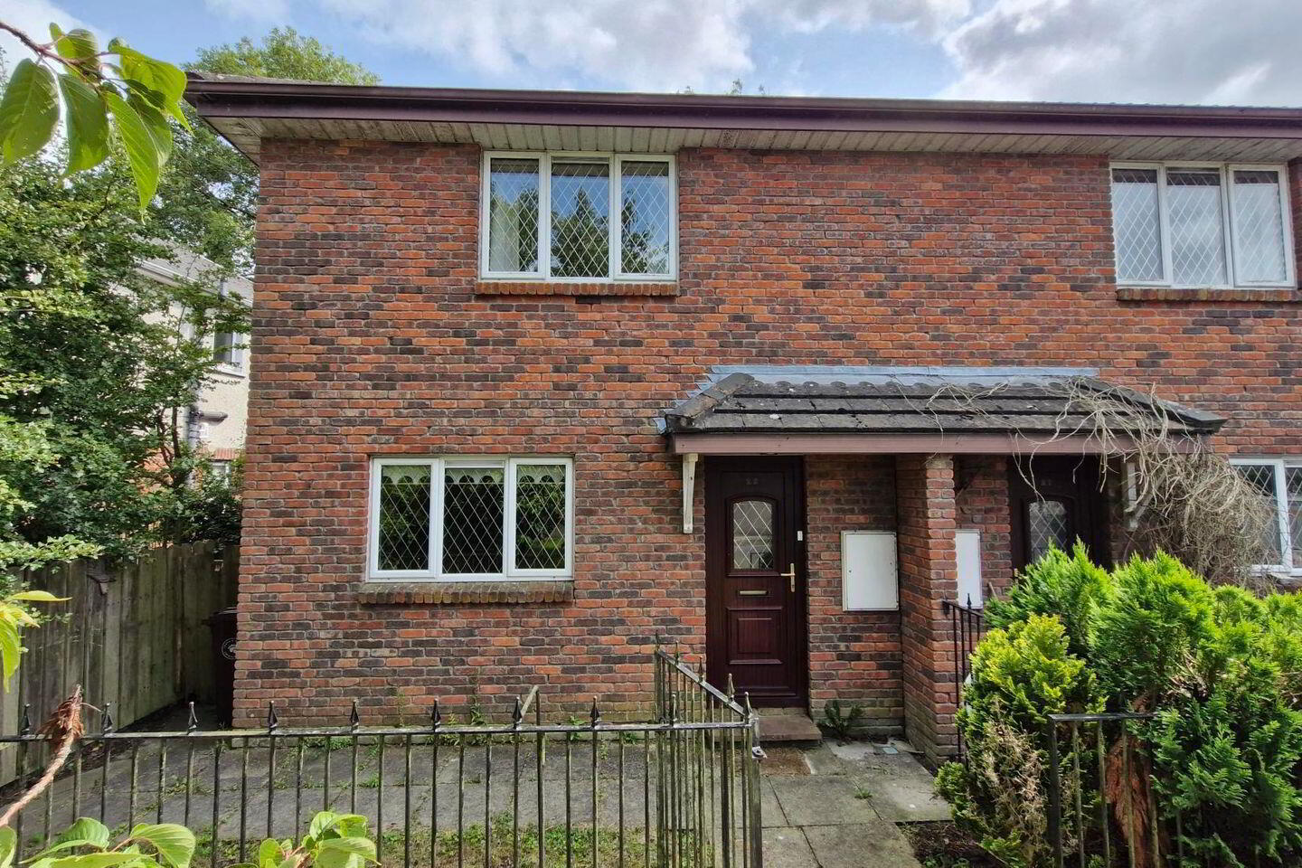 22 Riverside Court 2 of 5