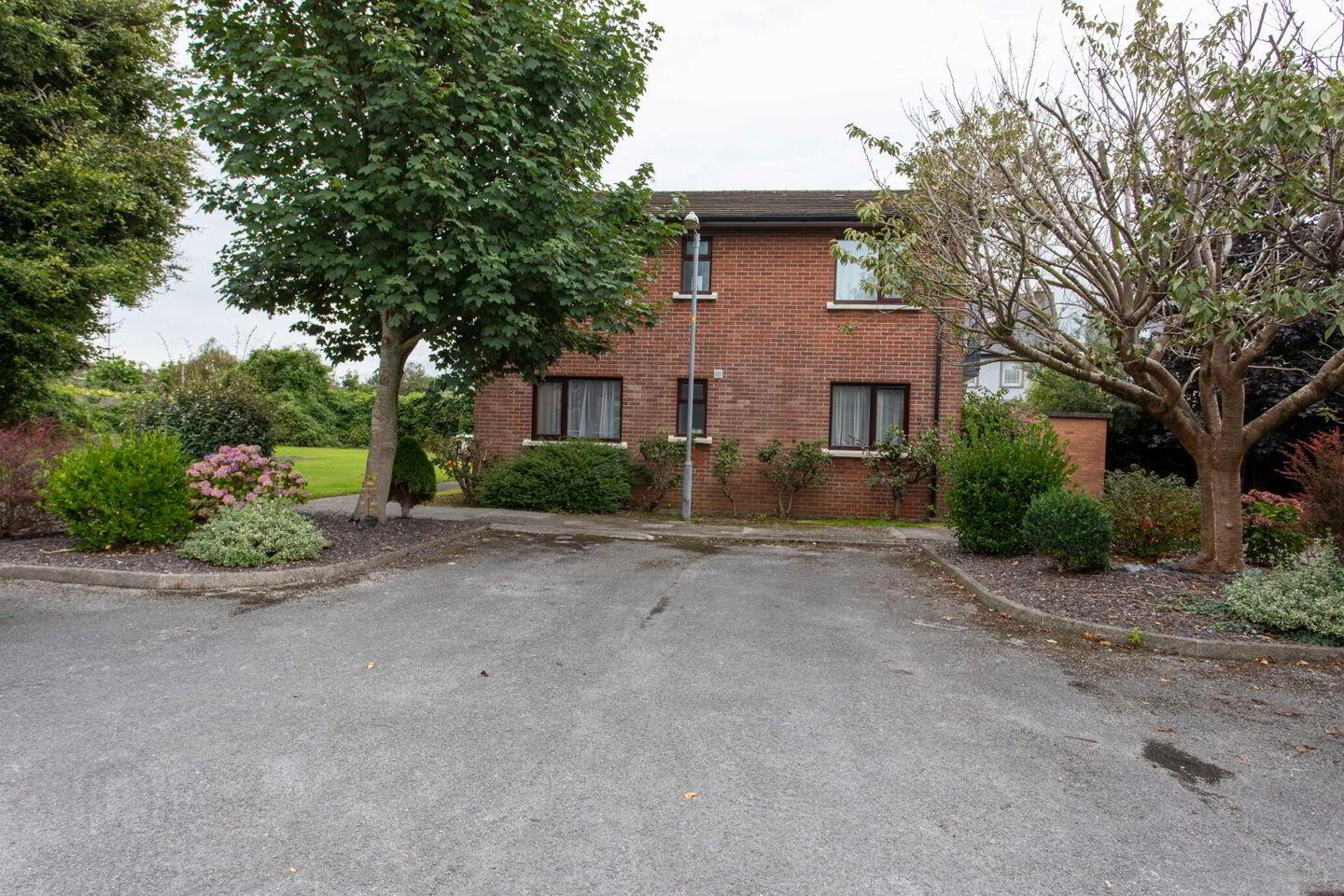 9 Elm Court 2 of 6