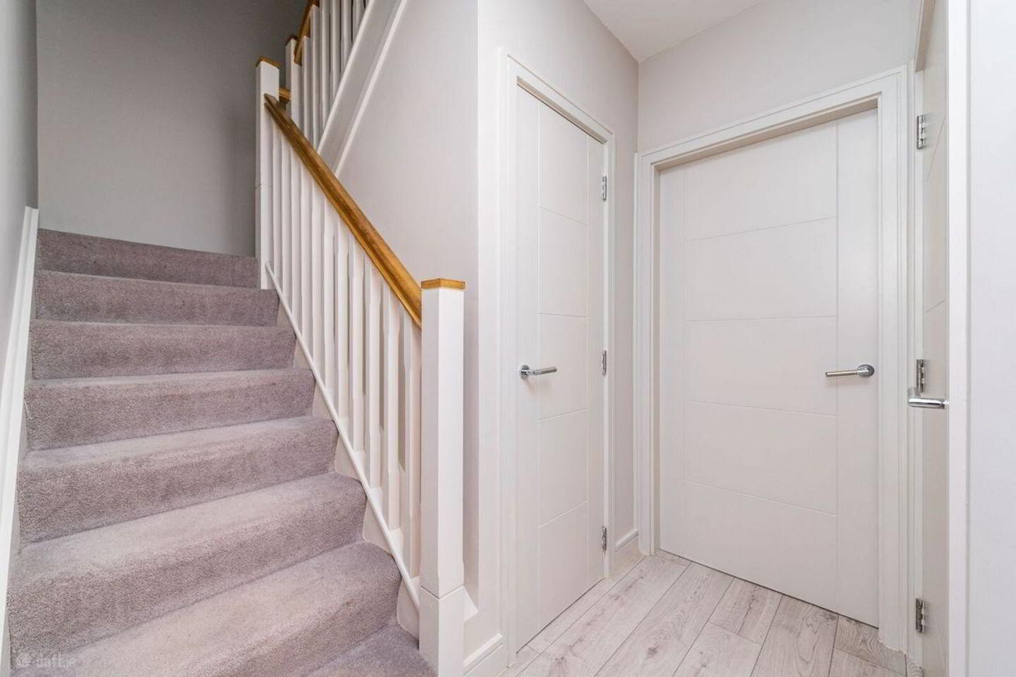 10 Oak Park Avenue 3 of 5