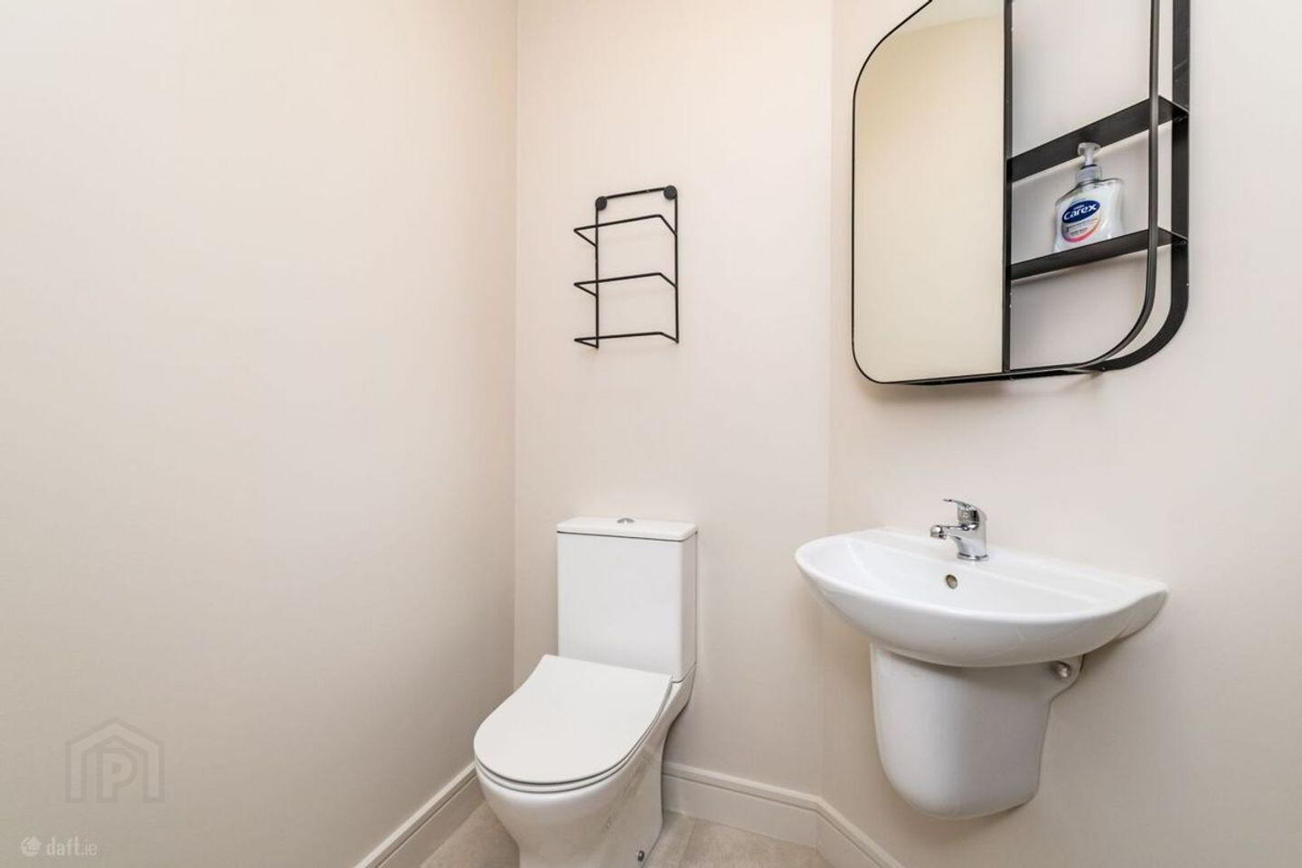 10 Oak Park Avenue 4 of 5