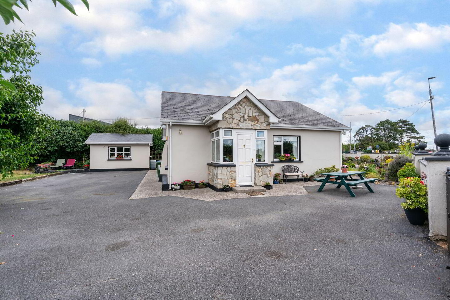 The Lock House, Cardington 1 of 5