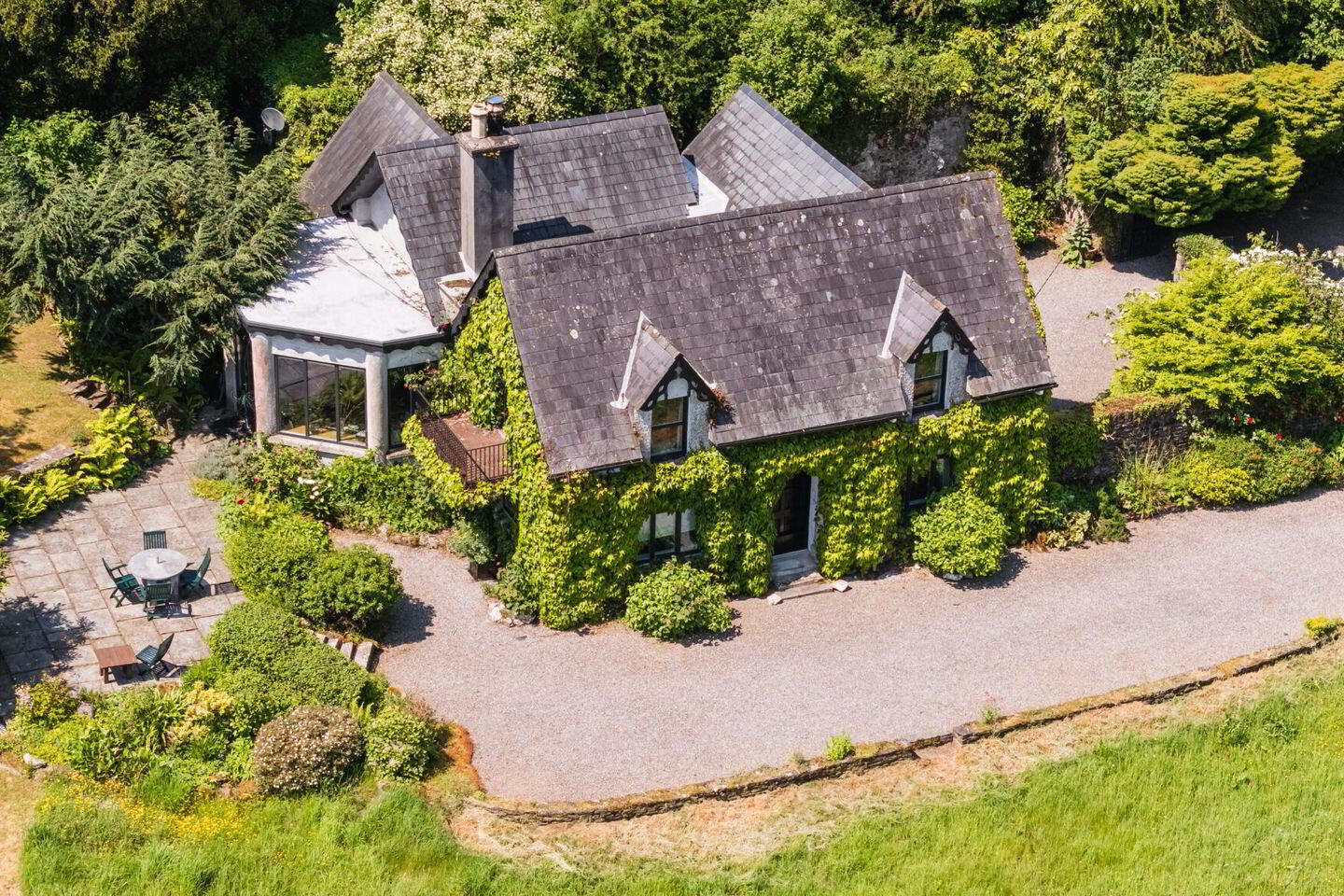 Teddington Cottage 1 of 6