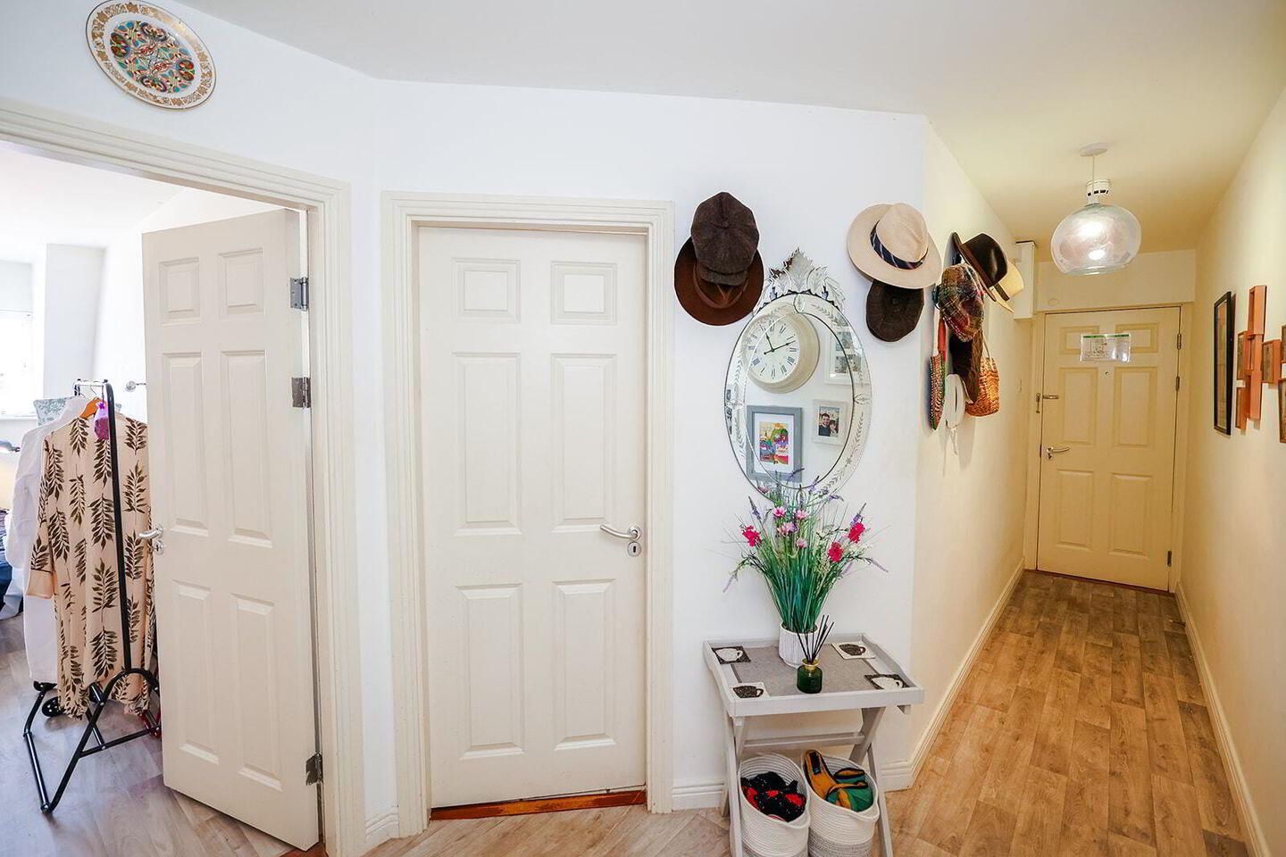 21 Regency Court 3 of 6