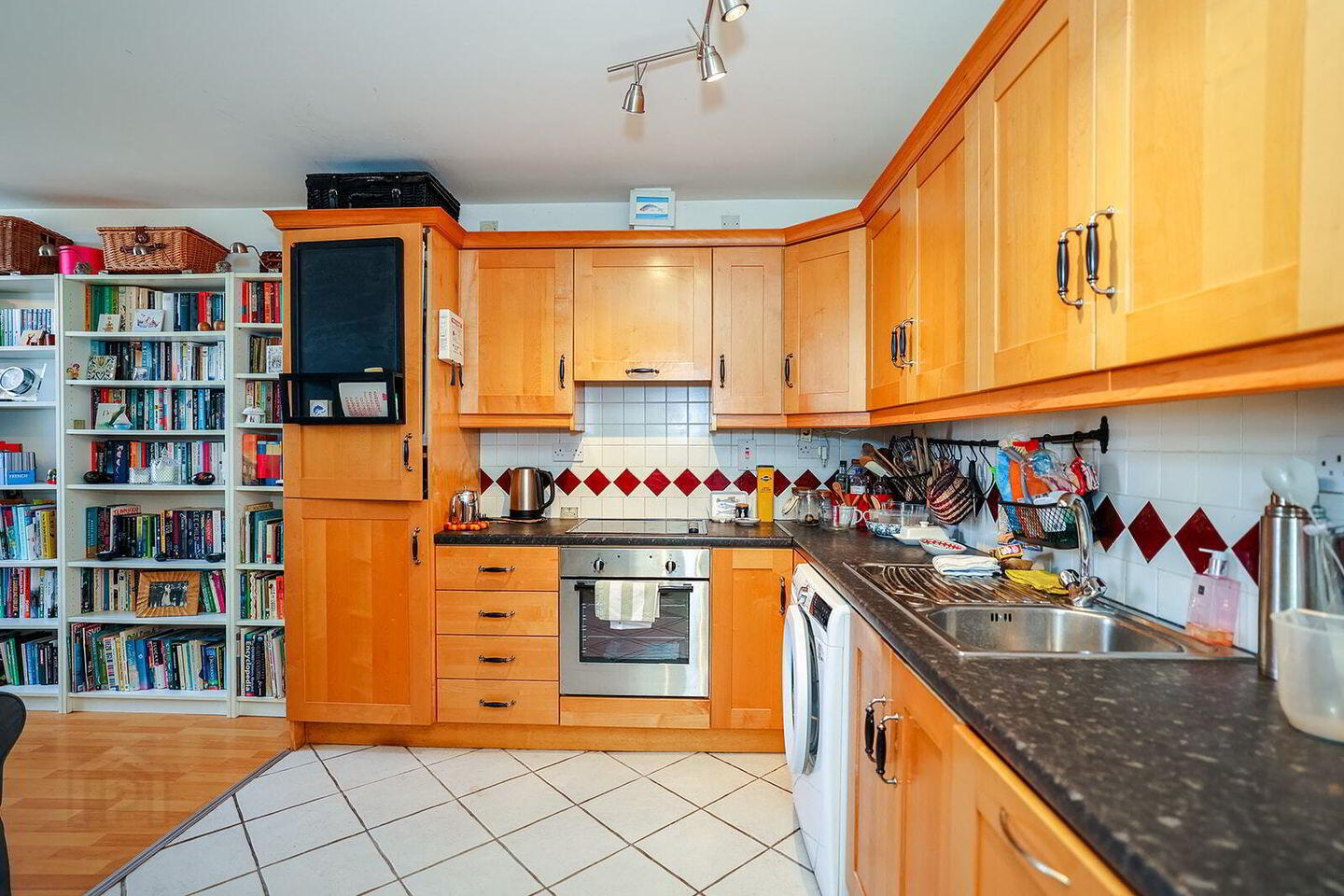 21 Regency Court 5 of 6