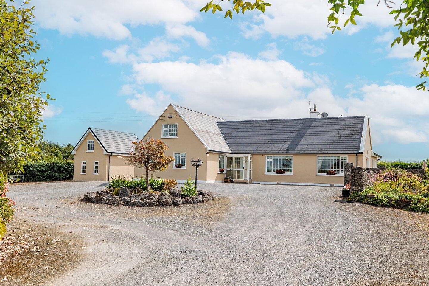 The Paddock On Circa 1, 5 Acres 1 of 6