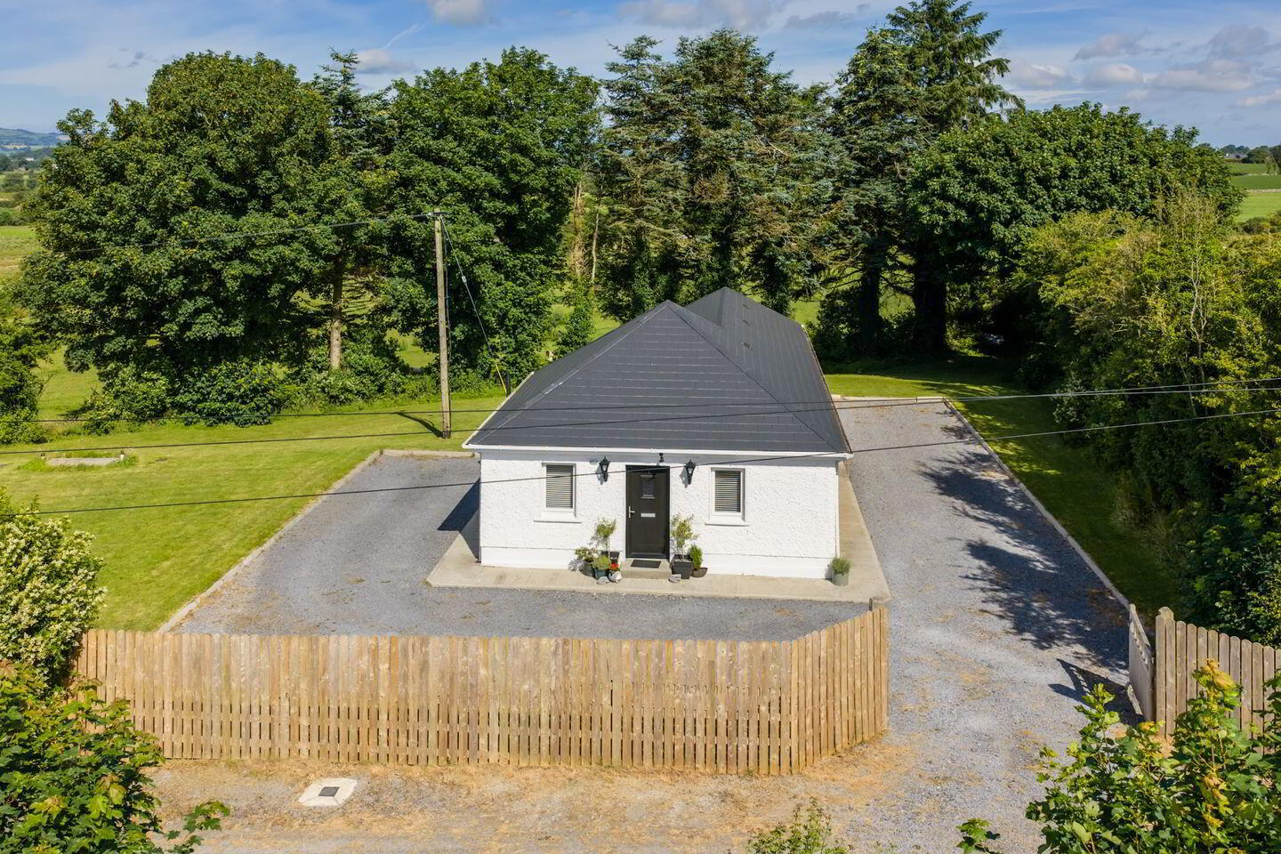 Apple Tree Cottage 2 of 6