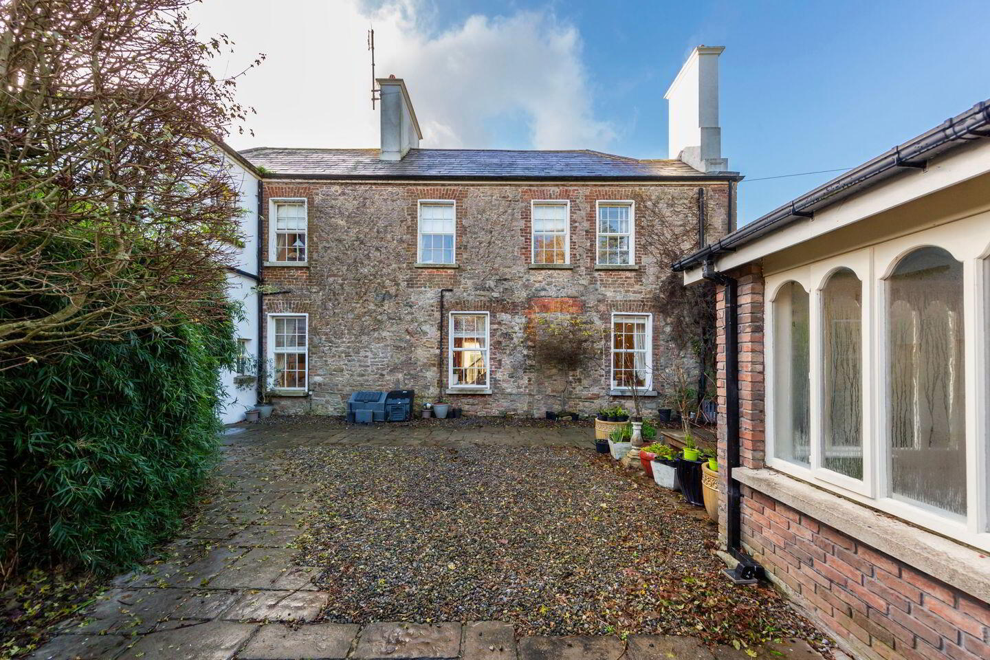 Saunderscourt House, Saunderscourt 4 of 5