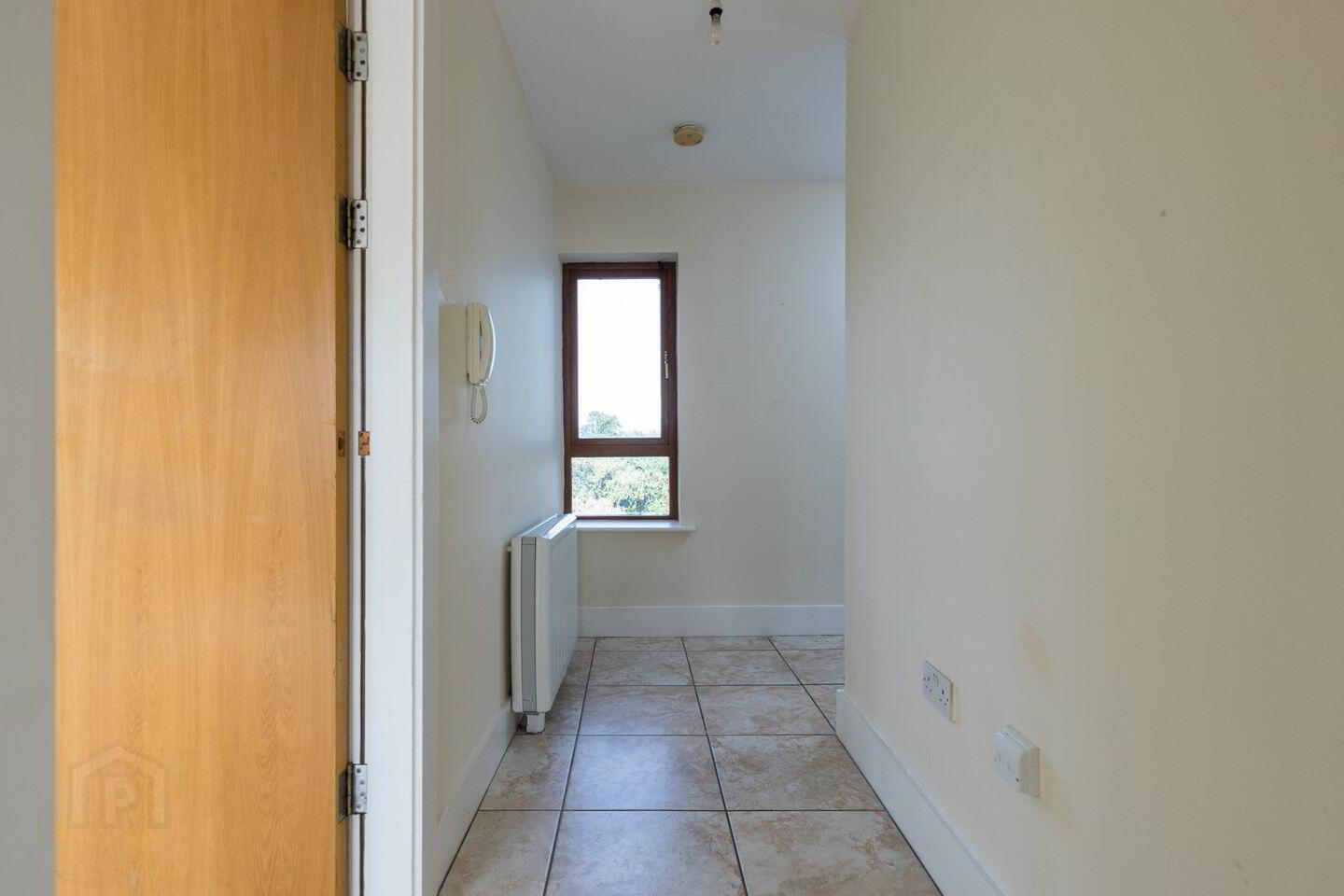 38 Spencer's Court 2 of 6