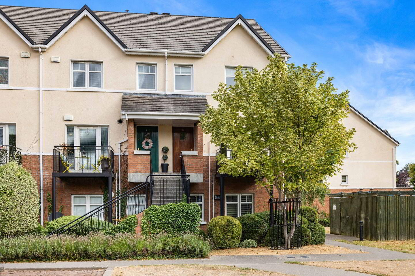 71 Saran Wood 1 of 4