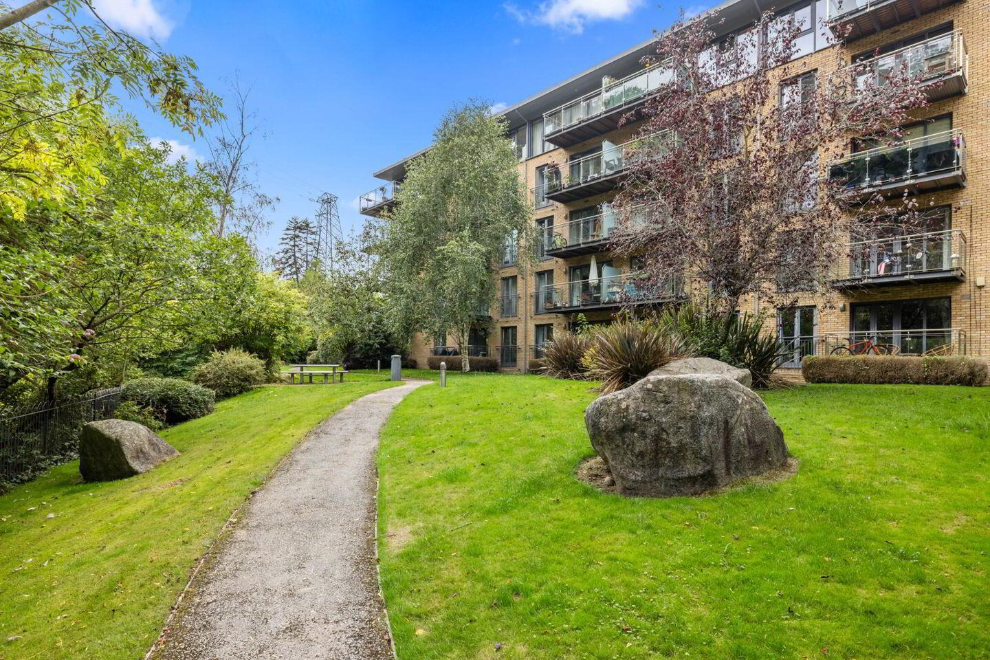 56 Riversdale 1 of 4