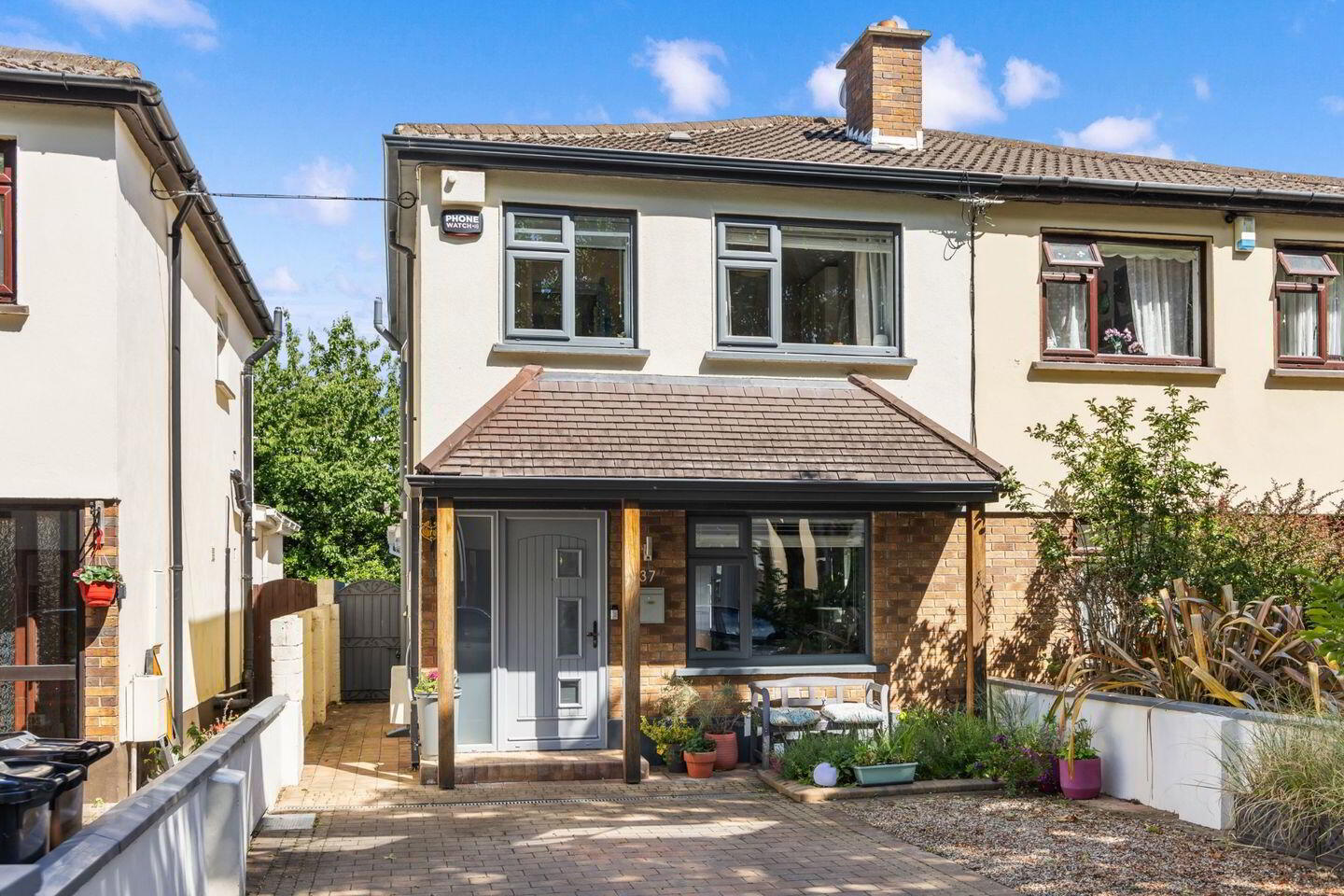 37 Dorney Court 1 of 4