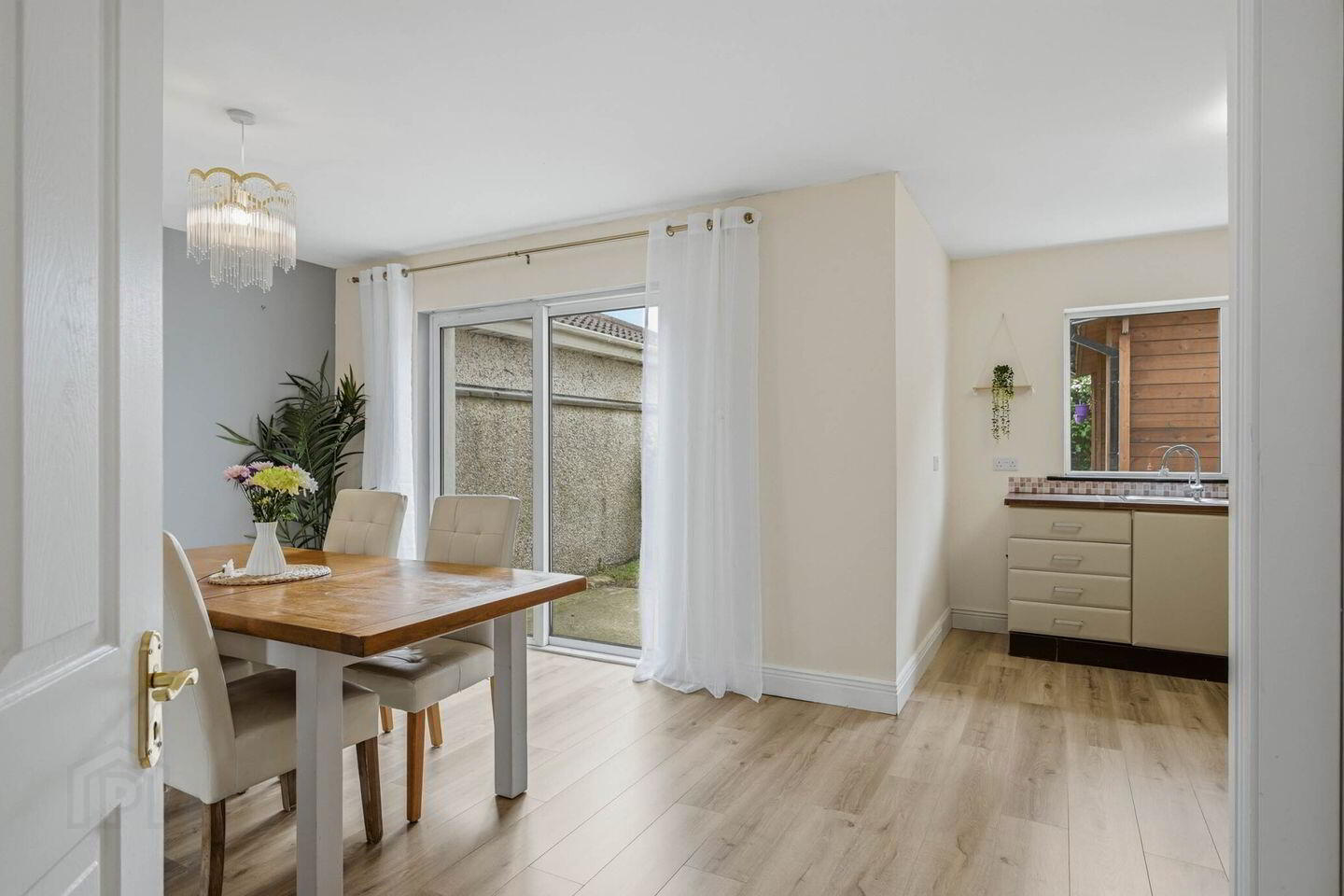 8 Grattan Court 3 of 6