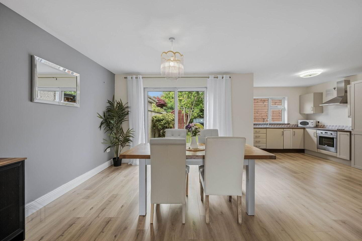 8 Grattan Court 6 of 6