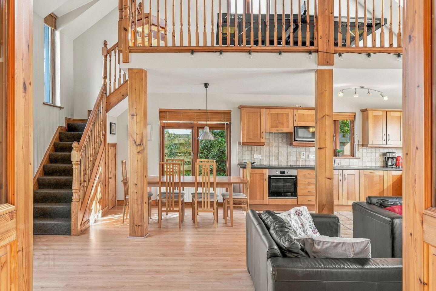 18 Sandy Lane 5 of 5