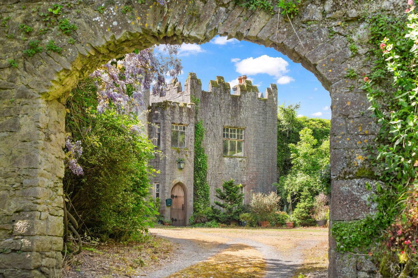 Ardfinnan Castle 3 of 6