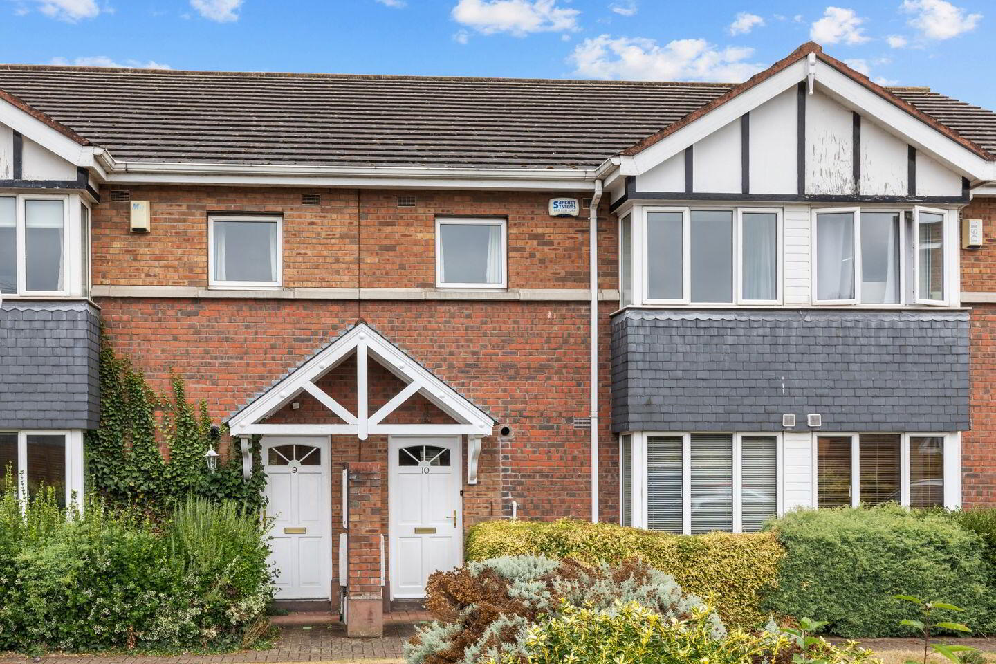 10 Glengarriff Crescent 1 of 6
