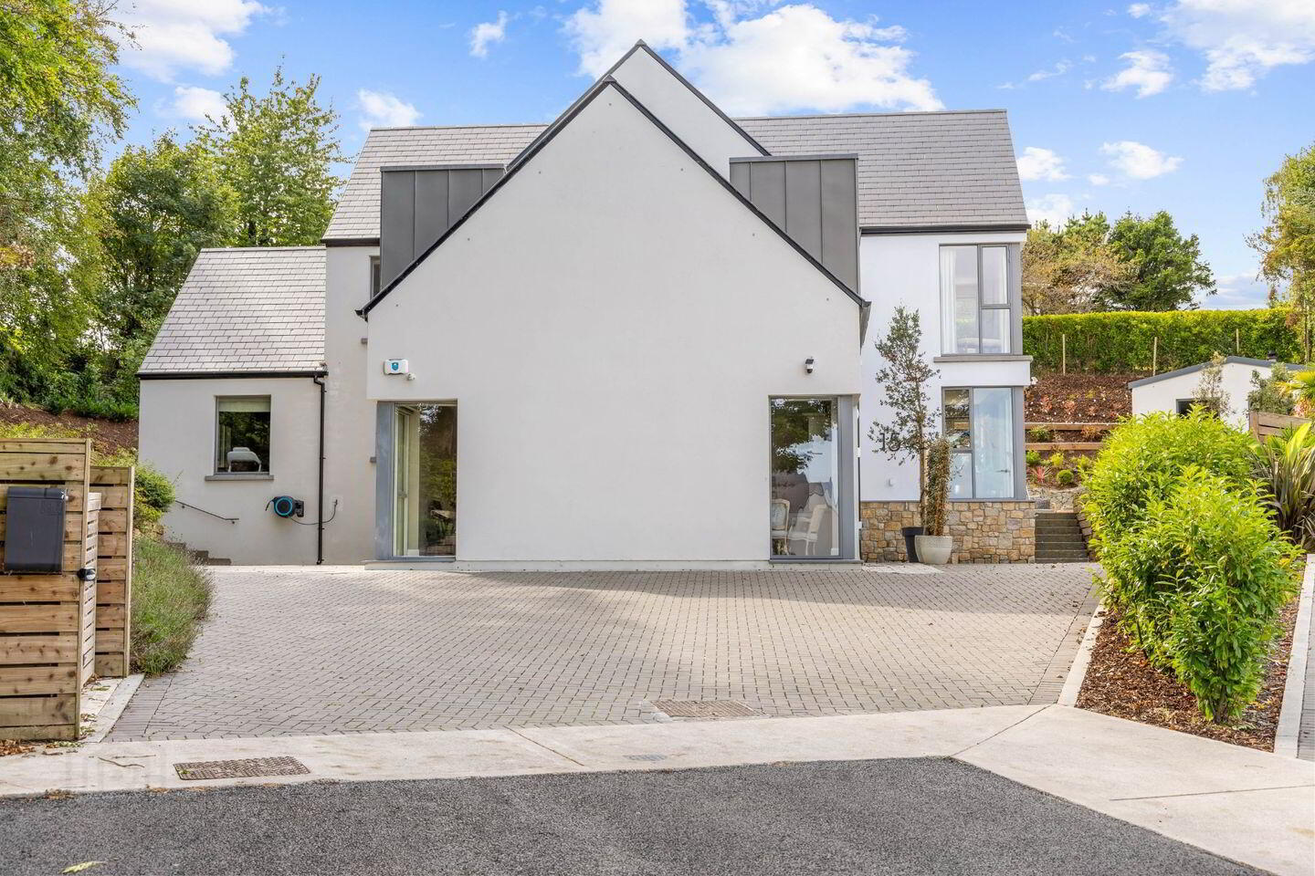 15 Struan Hill 2 of 5