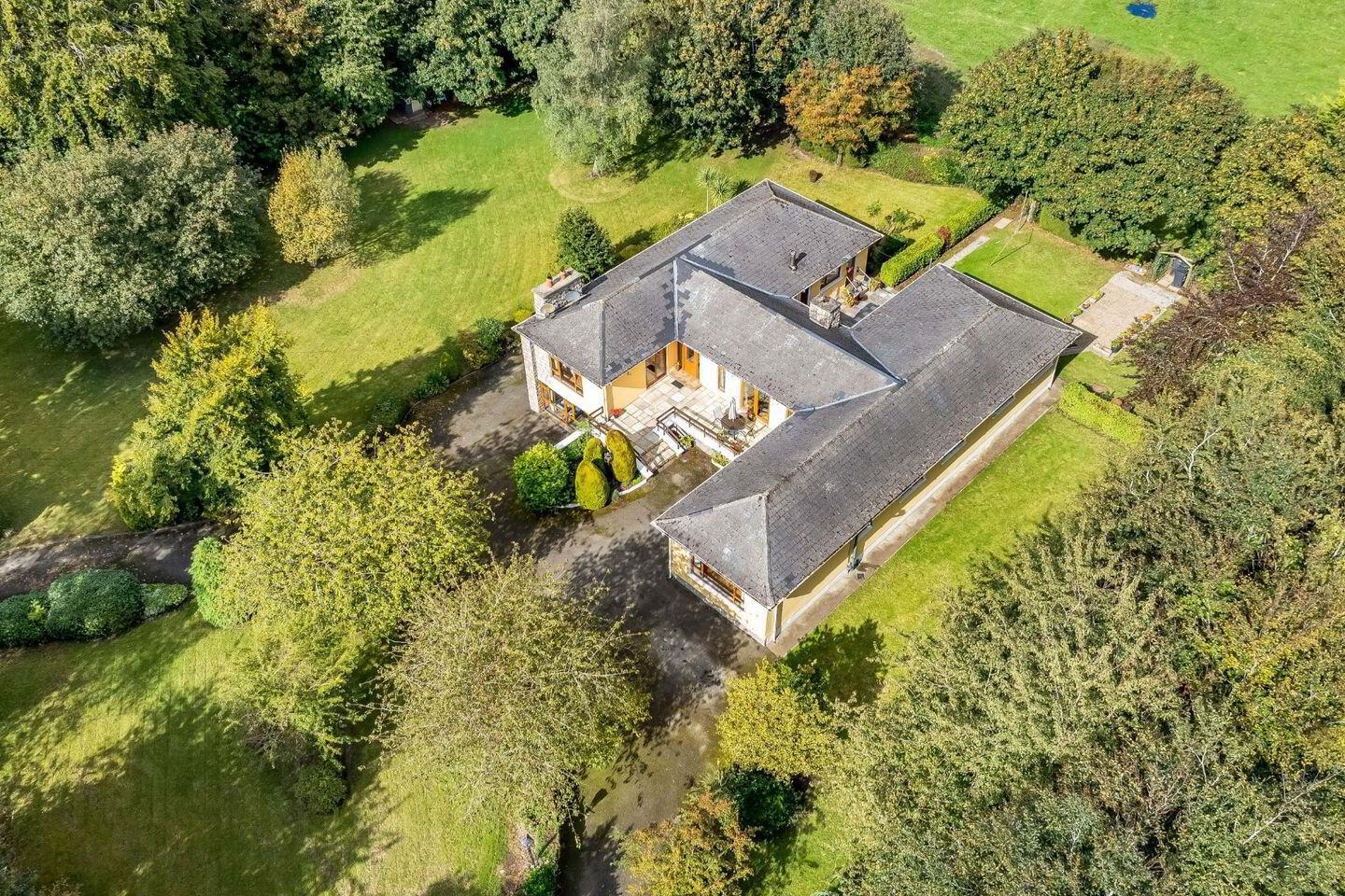 Belgree House, On Approx, 1.67 Hec (4 5 of 6