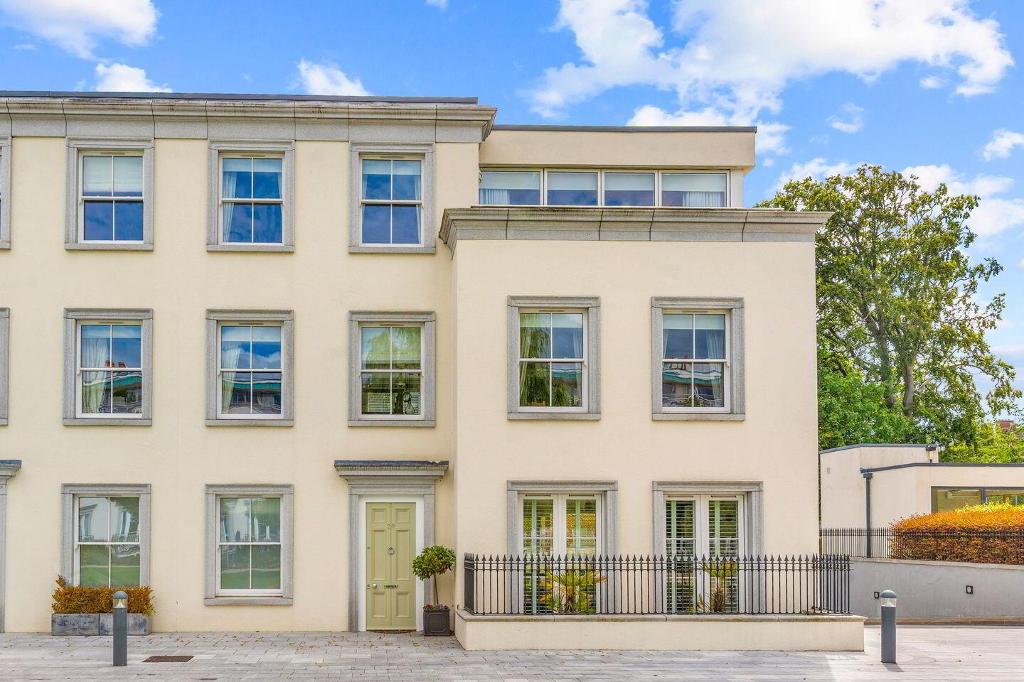 20 Edward Square 2 of 5
