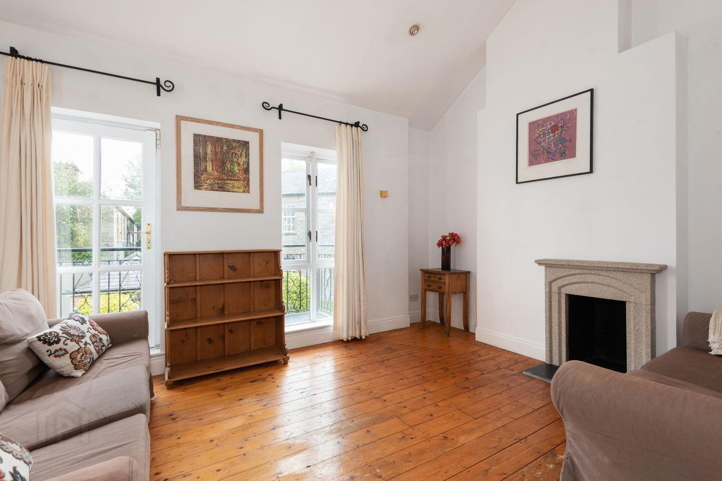 32 Haddington Square 2 of 5